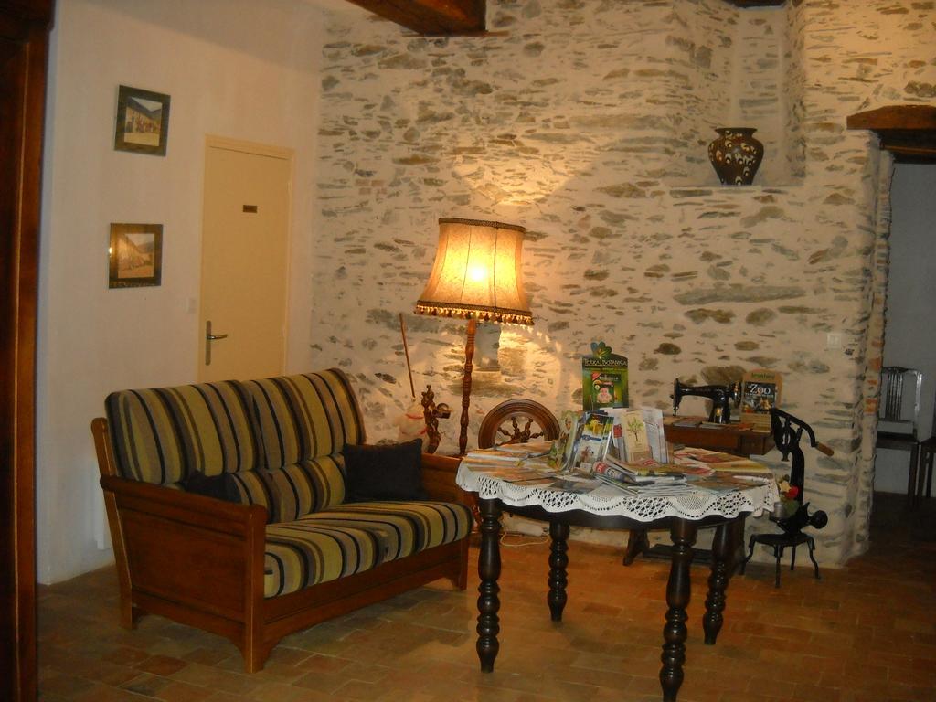 Bed and Breakfast Domaine De La Cour Sainte-Gemme-dʼAndigné Zewnętrze zdjęcie