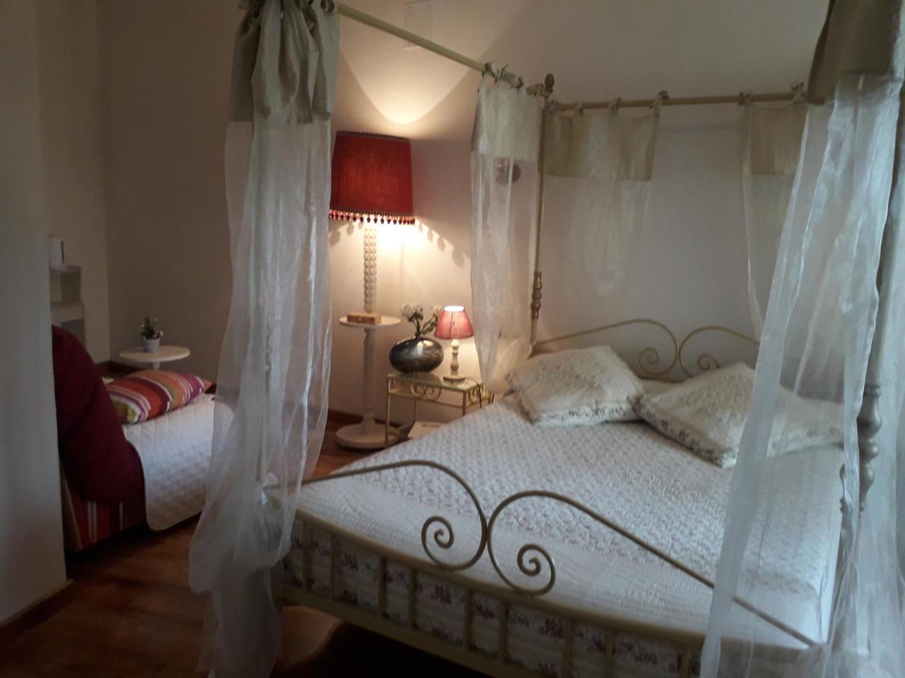Bed and Breakfast Domaine De La Cour Sainte-Gemme-dʼAndigné Zewnętrze zdjęcie